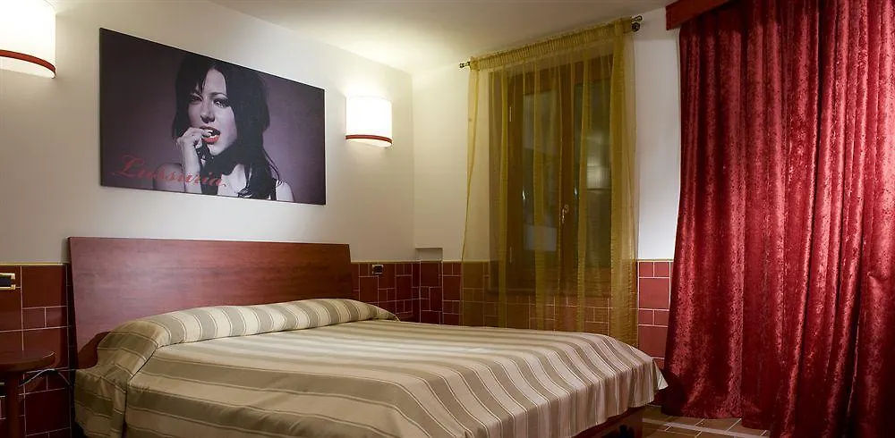 7 Vizi Hotel Cola   Cola (Verona)