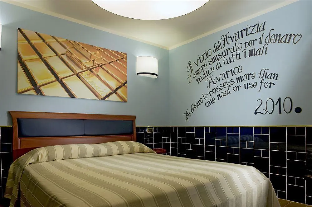 7 Vizi Hotel Cola